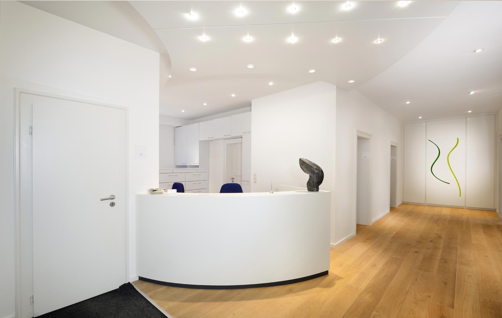 empfangstresen in moderner Frauenarztpraxis in München Zentrum